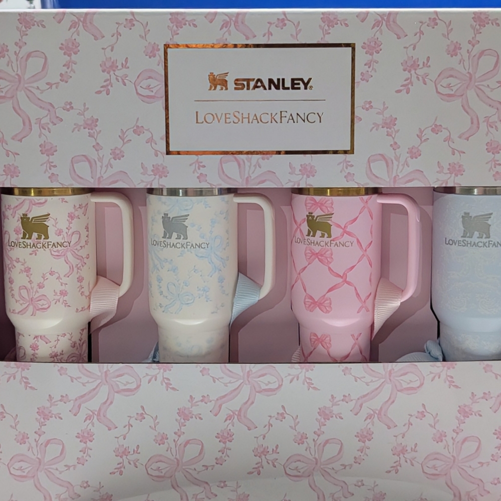 Stanley Limited Edition LoveShackFancy Holiday Quencher Protour Ornament Pack🔥